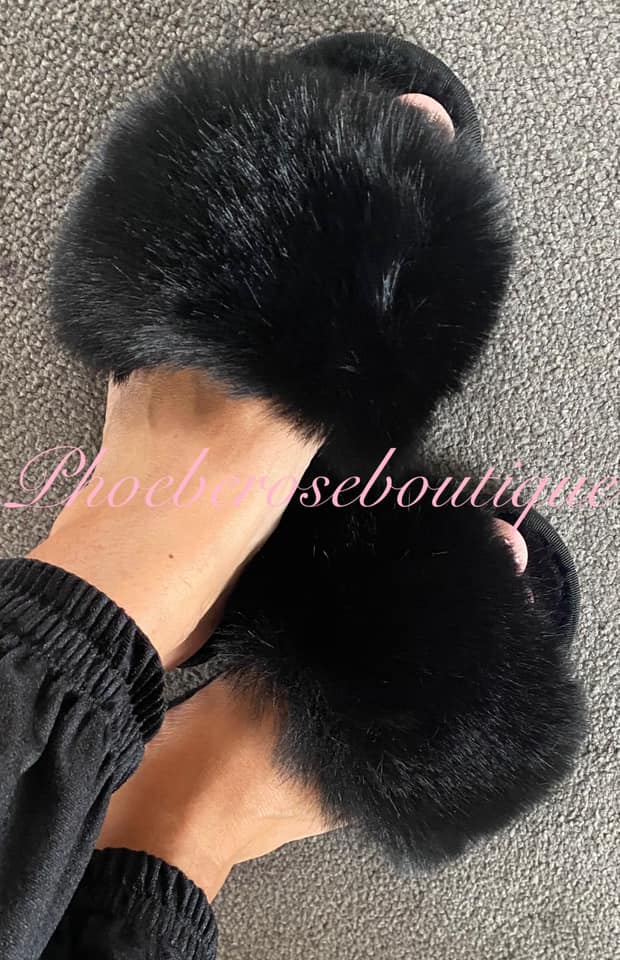 Luxuriously Fluffy Furry Sliders/Slippers - Black