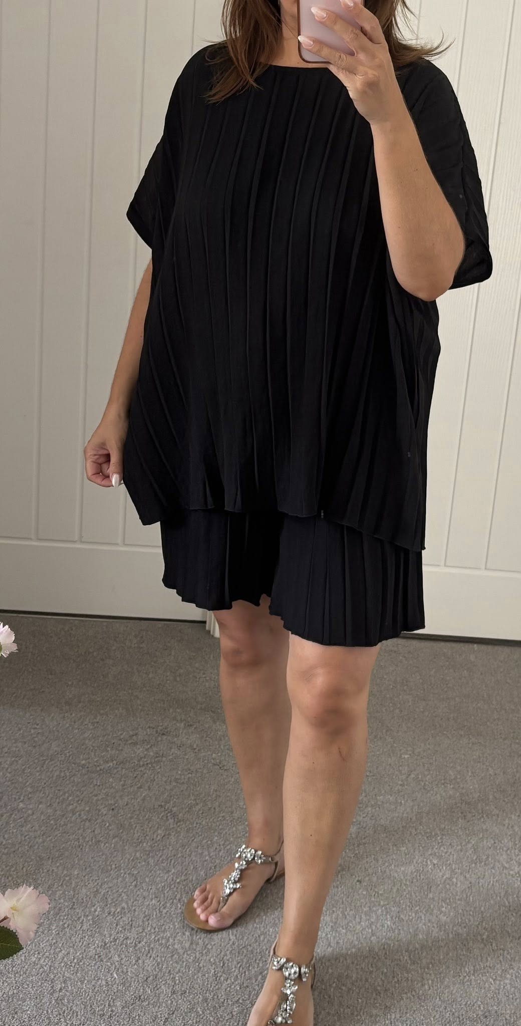 Pleat Short Loose Fit Co-Ord - Black